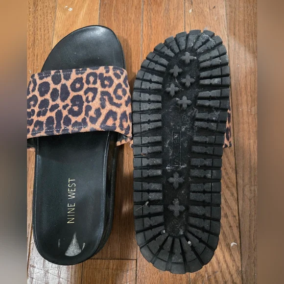Nine West Leopard Print Slides - Picture 3 of 3
